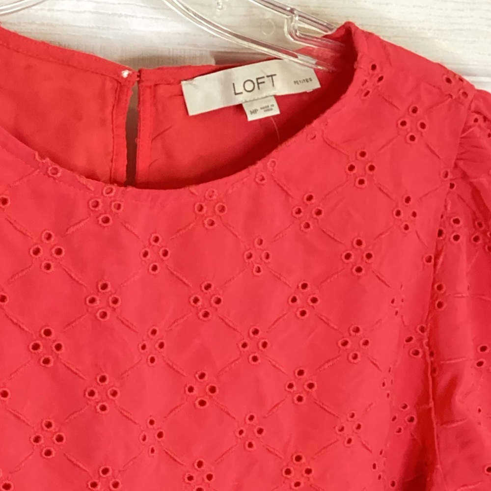 *🎉HOST PICK🎉* NWT LOFT Eyelet Cropped Top Size Medium Petite - Picture 7 of 10